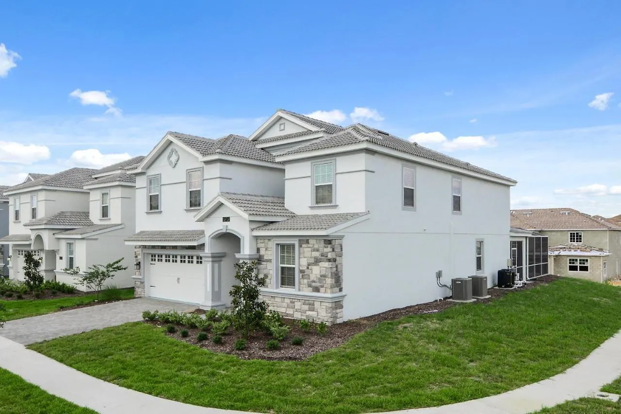 Holiday home Gorgeous 8 Bed 5 Bath Pool Home Davenport