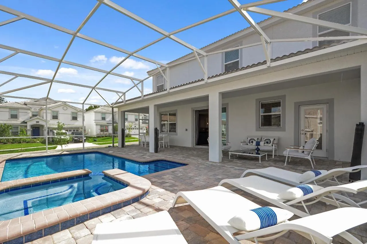 Gorgeous 8 Bed 5 Bath Pool Home Davenport