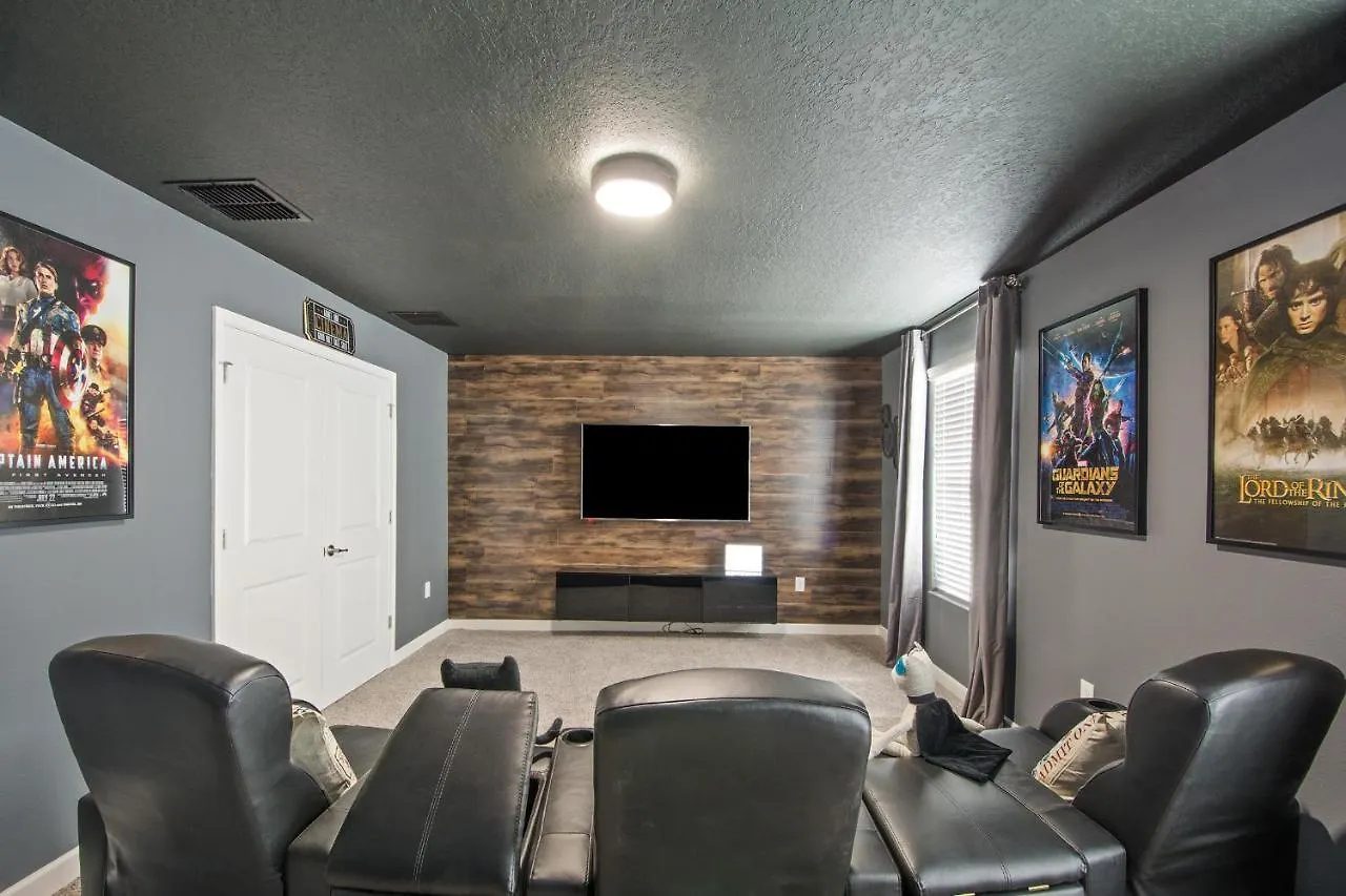 Gorgeous 8 Bed 5 Bath Pool Home Davenport