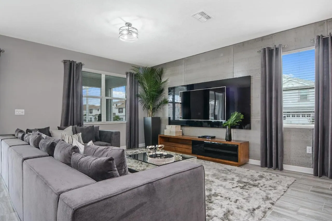 Holiday home Gorgeous 8 Bed 5 Bath Pool Home Davenport